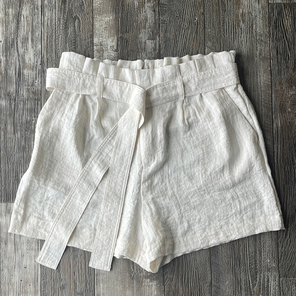 a • new day High Rise Paperbag cream Shorts with belt, X-Large